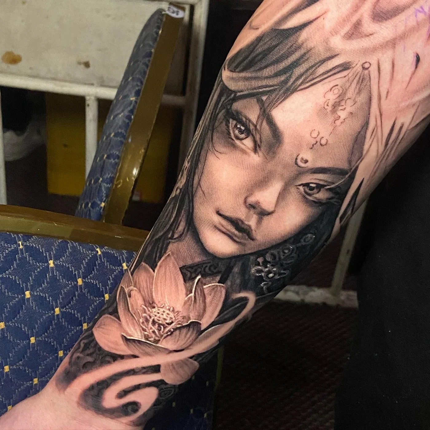 Tatuaje de Iván Pérez: Mirada de otro mundo